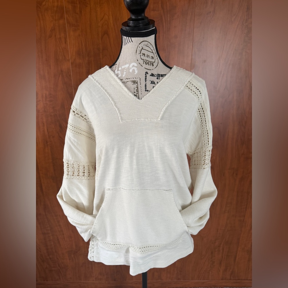 Lucky Brand Cream Crochet Trim Hooded Sweatshirt • Small • Raw Edge